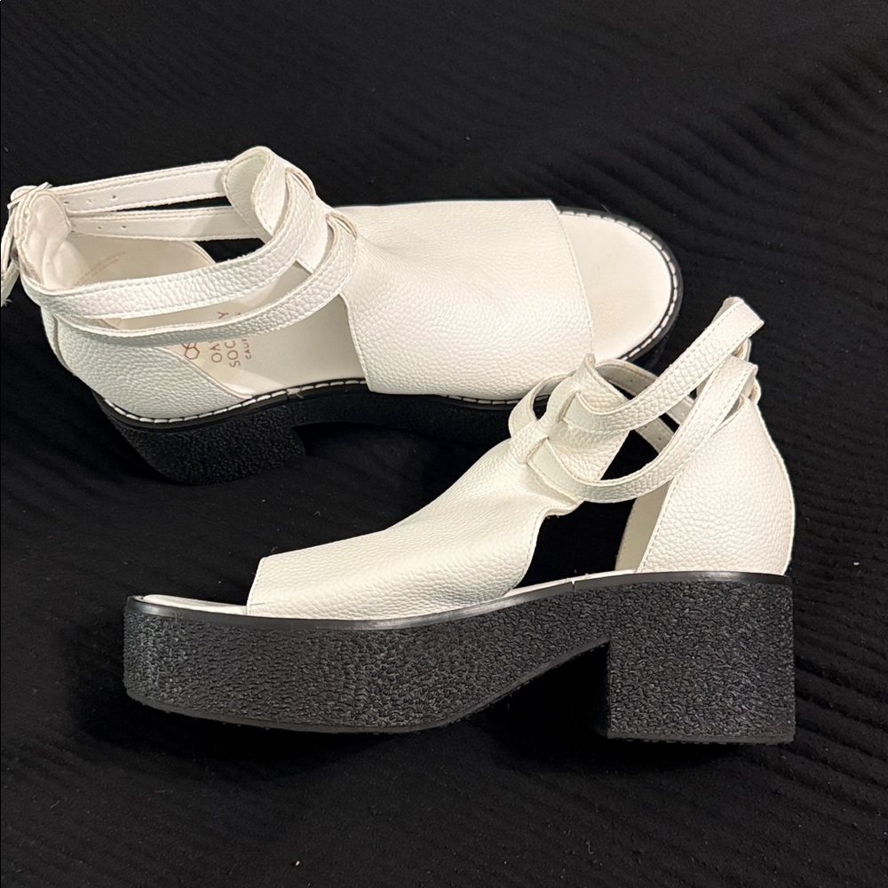 Chic White Women's Sandals with Block Heel